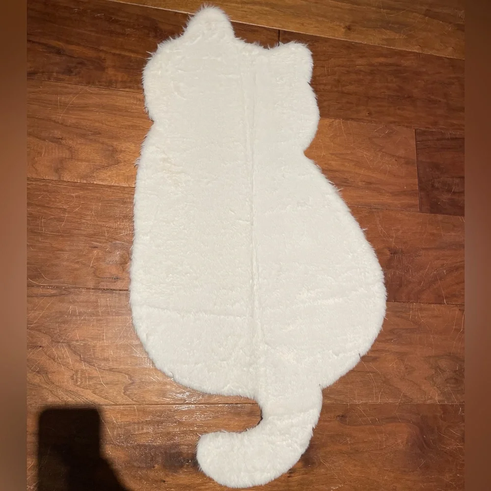 White Cat-Shaped Plush Pet Mat